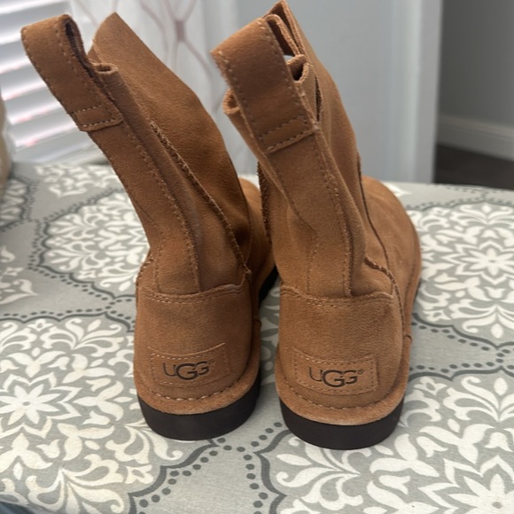 Ugh tan booties - Picture 2 of 4